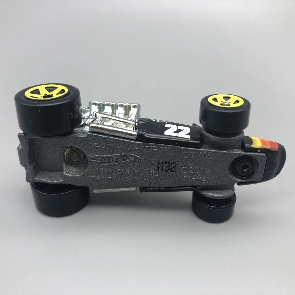 Hot Wheels Lot of 2 Head Starter Black #22 & Ratical Racer Gold Diecast 1/64